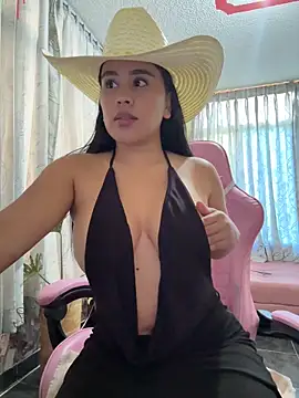 Snapshot of laure_torres chatting on May 12, 2026, 1:19 pm laure torres online show from May 12, 2026, 1:19 pm