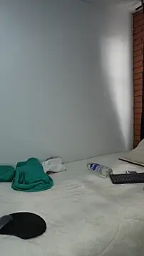 Snapshot of Amber-08 chatting on November 10, 2025, 1:43 pm Amber-08 online show from November 10, 2025, 1:43 pm