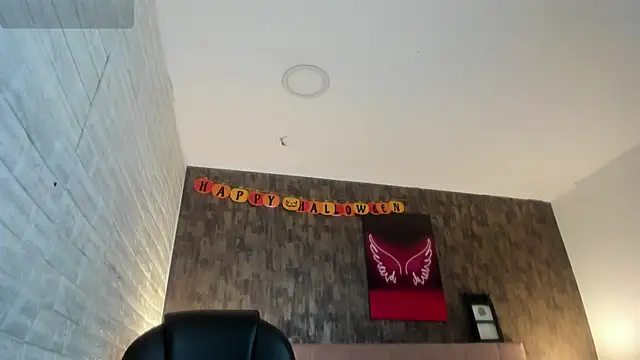 marian  stone online show from November 14, 2025, 6:39 pm