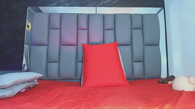 Snapshot of Roxana_gomez chatting on September 24, 2025, 3:10 am Roxana gomez online show from September 24, 2025, 3:10 am