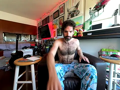 Pupscritch online show from December 15, 2025, 6:34 pm