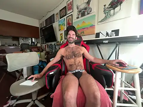 Snapshot of Pupscritch chatting on June 17, 2026, 4:08 pm Pupscritch online show from June 17, 2026, 4:08 pm