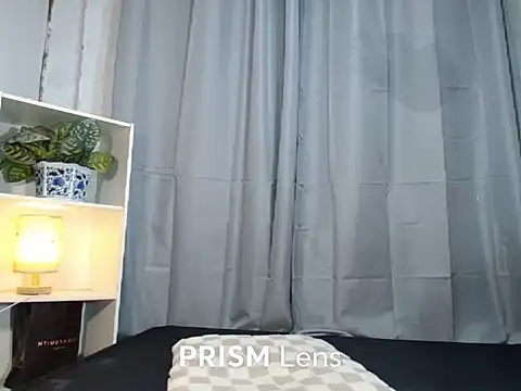 Urasian ladybug online show from October 3, 2025, 5:04 am