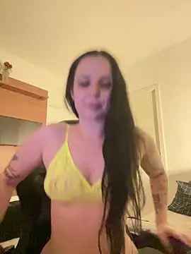 yumi-hot online show from February 27, 2026, 12:21 am