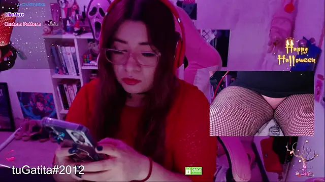 Pink girl0n online show from October 19, 2025, 8:53 pm