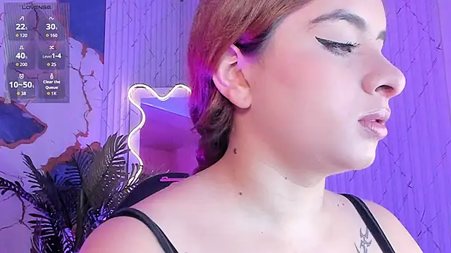 Naomy tay1 online show from May 2, 2026, 3:33 am