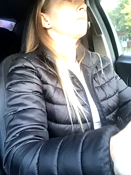 Reina Cummings online show from October 10, 2025, 4:55 am