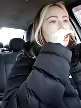 Reina Cummings online show from November 20, 2025, 6:02 am