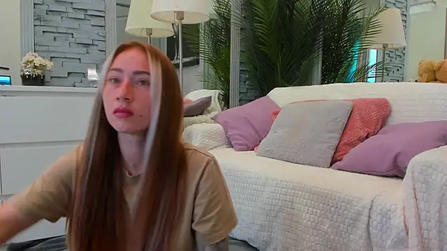 Reina Cummings online show from June 9, 2026, 6:03 am