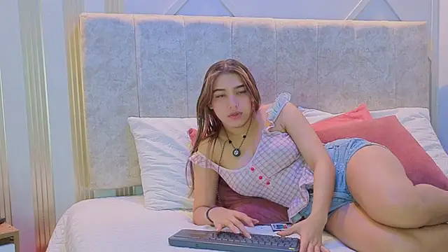 Snapshot of nami_sweet_ chatting on November 30, 2025, 12:31 pm nami sweet online show from November 30, 2025, 12:31 pm