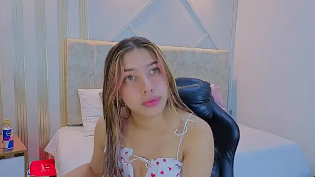 Snapshot of nami_sweet_ chatting on January 7, 2026, 11:01 am nami sweet online show from January 7, 2026, 11:01 am