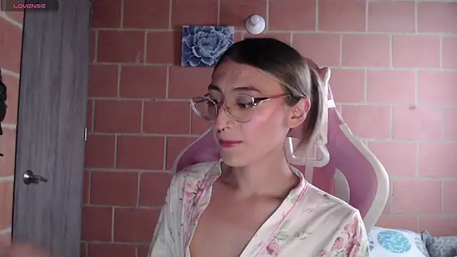 Andrea camilaaa online show from December 20, 2025, 12:45 pm