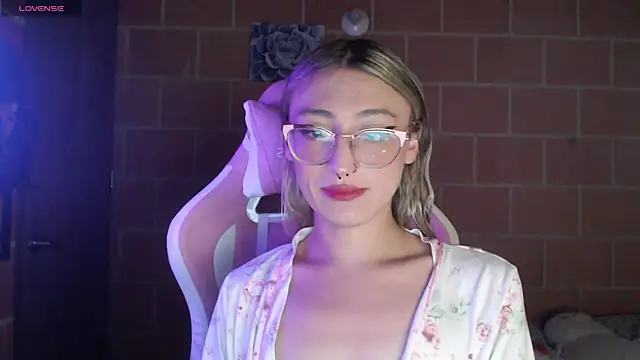 Andrea camilaaa online show from April 15, 2026, 11:06 am