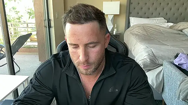 Snapshot of brettmycles28 chatting on October 26, 2025, 8:26 pm brettmycles28 online show from October 26, 2025, 8:26 pm