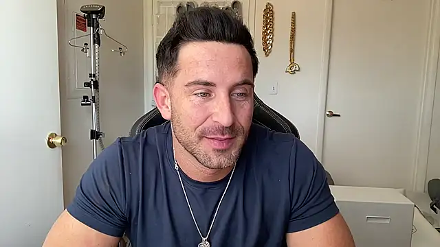 Snapshot of brettmycles28 chatting on July 26, 2026, 4:03 pm brettmycles28 online show from July 26, 2026, 4:03 pm