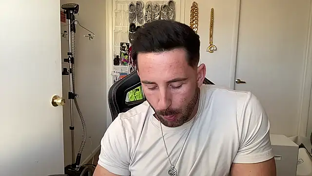 Snapshot of brettmycles28 chatting on July 28, 2026, 1:01 am brettmycles28 online show from July 28, 2026, 1:01 am