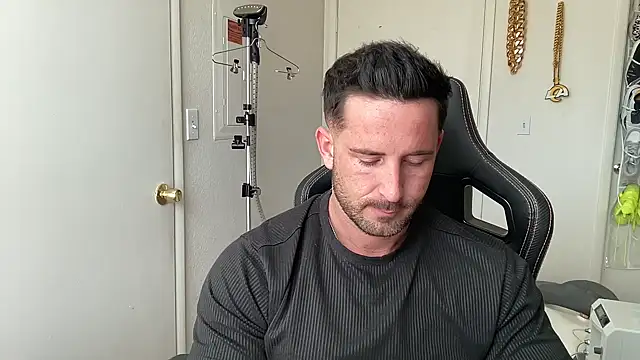 Snapshot of brettmycles28 chatting on July 30, 2026, 5:45 pm brettmycles28 online show from July 30, 2026, 5:45 pm