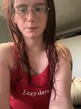 Snapshot of raen001 chatting on November 2, 2025, 4:31 pm raen001 online show from November 2, 2025, 4:31 pm