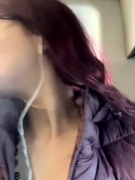 Snapshot of raen001 chatting on November 19, 2025, 8:58 am raen001 online show from November 19, 2025, 8:58 am