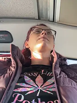 Snapshot of raen001 chatting on November 28, 2025, 9:01 am raen001 online show from November 28, 2025, 9:01 am