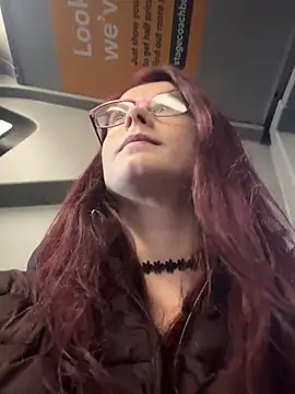 Snapshot of raen001 chatting on November 29, 2025, 4:21 pm raen001 online show from November 29, 2025, 4:21 pm