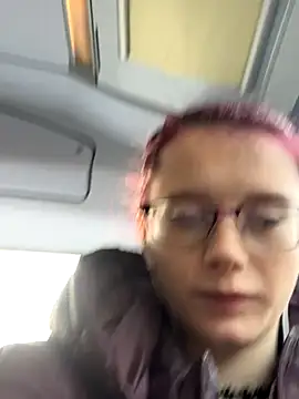 Snapshot of raen001 chatting on December 5, 2025, 9:29 am raen001 online show from December 5, 2025, 9:29 am