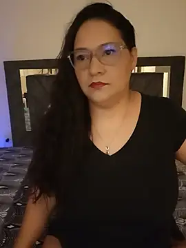 Snapshot of Laurasofia01 chatting on June 1, 2026, 12:18 pm Laurasofia01 online show from June 1, 2026, 12:18 pm