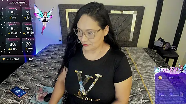 Snapshot of Laurasofia01 chatting on June 3, 2026, 1:52 am Laurasofia01 online show from June 3, 2026, 1:52 am