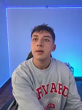 Snapshot of Casper___kyy chatting on September 18, 2025, 6:43 pm Casper kyy online show from September 18, 2025, 6:43 pm