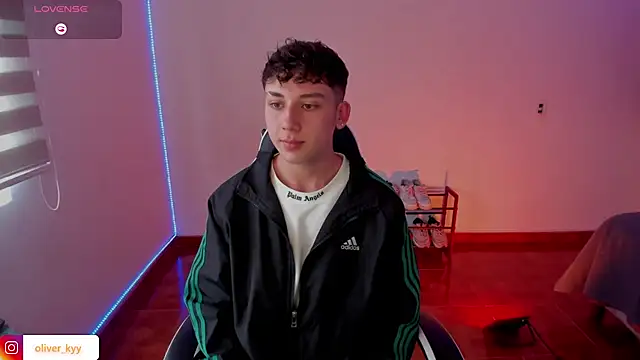 Snapshot of Casper___kyy chatting on November 19, 2025, 6:30 pm Casper kyy online show from November 19, 2025, 6:30 pm