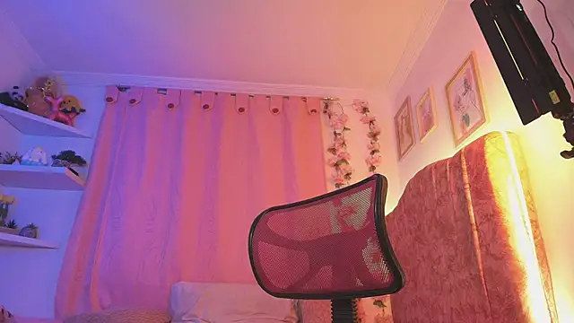 Snapshot of evansweett7 chatting on October 7, 2025, 12:30 am evansweett7 online show from October 7, 2025, 12:30 am