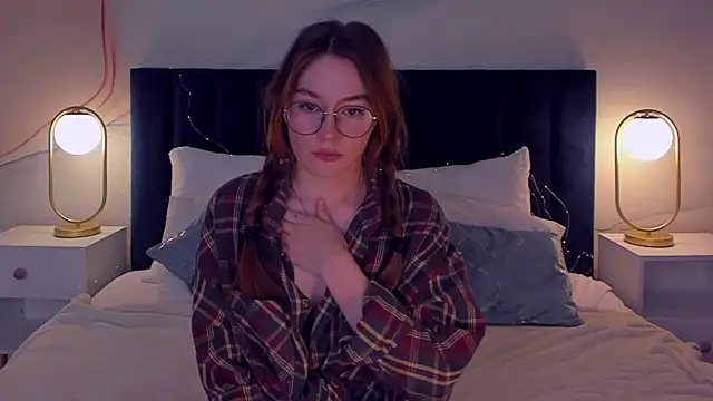 Snapshot of LanaAirlie chatting on November 16, 2025, 3:01 am LanaAirlie online show from November 16, 2025, 3:01 am