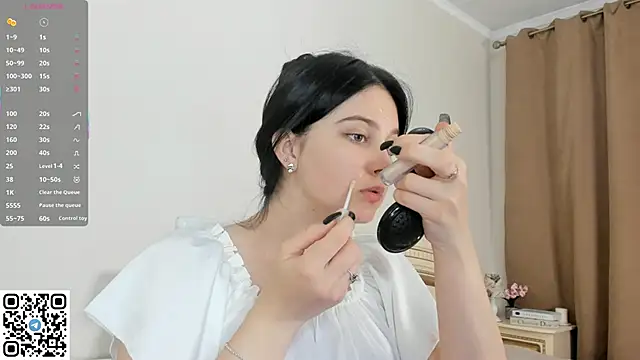 EnricaElis online show from September 21, 2025, 8:10 pm