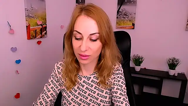 Snapshot of Create_your_own_sun chatting on November 2, 2025, 1:46 pm Create your own sun online show from November 2, 2025, 1:46 pm