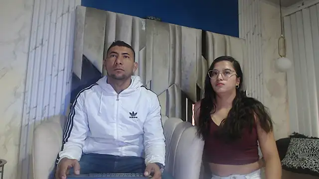 Snapshot of Morganandmegan chatting on October 4, 2025, 11:19 am Morganandmegan online show from October 4, 2025, 11:19 am