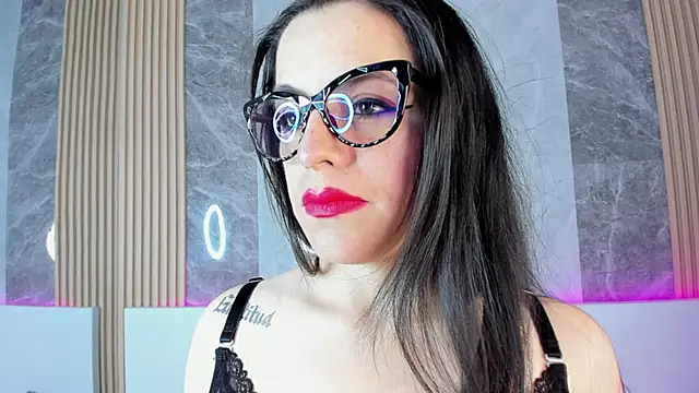 Snapshot of IsisNoir chatting on September 27, 2025, 7:19 pm IsisNoir online show from September 27, 2025, 7:19 pm