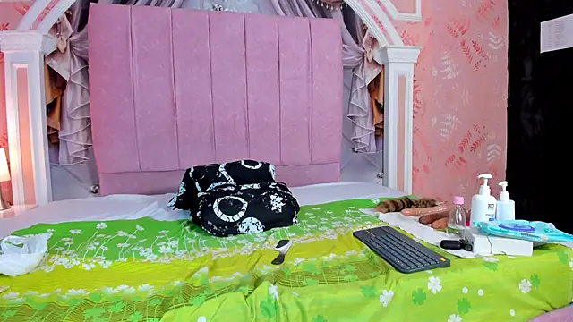 mishell lovely online show from November 7, 2025, 1:16 am