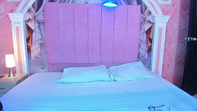 mishell lovely online show from February 15, 2026, 4:31 am