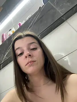 LilyIrons online show from April 29, 2026, 4:22 pm
