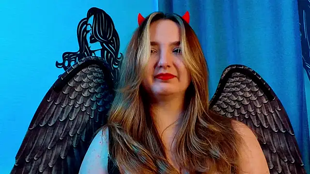 Snapshot of LucilleMcBride chatting on October 31, 2025, 9:10 am LucilleMcBride online show from October 31, 2025, 9:10 am