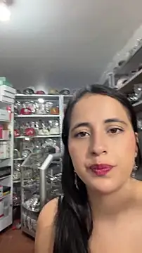 GiaDuque online show from June 4, 2026, 1:17 pm