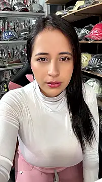 GiaDuque online show from July 9, 2026, 1:26 pm