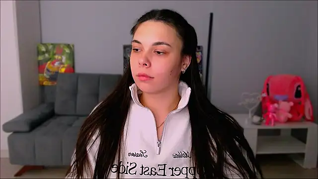 queenofthesense  online show from November 10, 2025, 1:32 pm