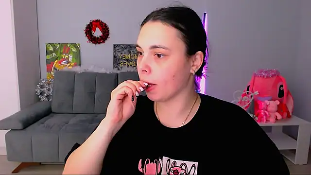 queenofthesense  online show from November 24, 2025, 1:22 pm