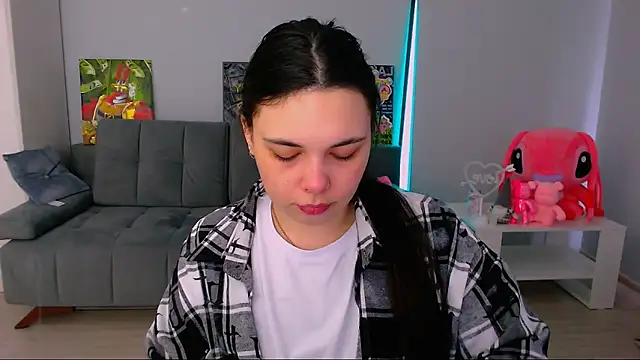 queenofthesense  online show from February 12, 2026, 8:53 am