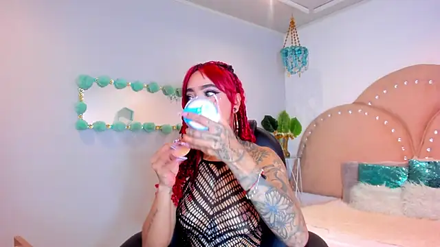 salem rose online show from October 13, 2025, 8:09 pm