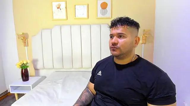 Snapshot of michael_hill1 chatting on November 10, 2025, 7:57 pm michael hill1 online show from November 10, 2025, 7:57 pm