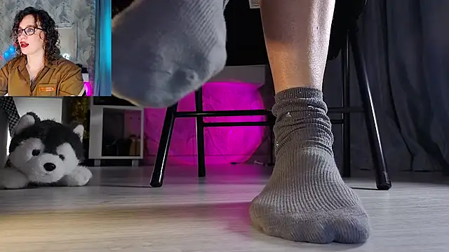 Feet Heelss online show from January 6, 2026, 11:14 am