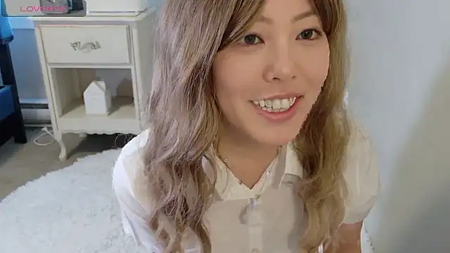 Nana with online show from March 11, 2026, 9:10 pm