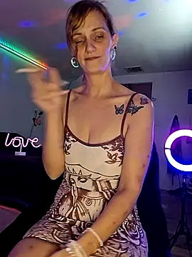 PeachyAriel online show from July 28, 2026, 7:39 pm